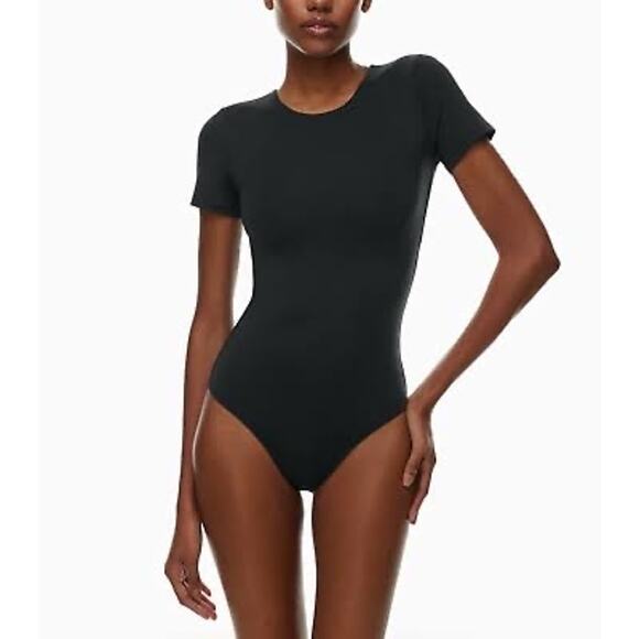 Aritzia Babaton Contour Short Sleeve - Picture 1 of 6
